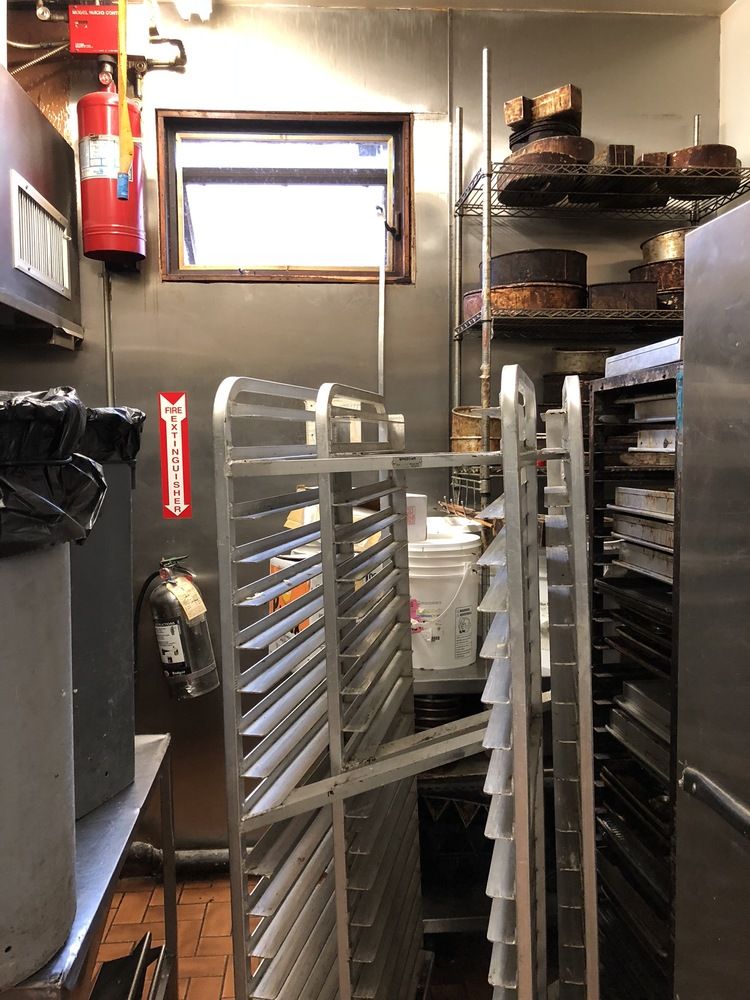 Traub's Bakery: 1020 Lincoln Avenue, Prospect Park, PA 19076